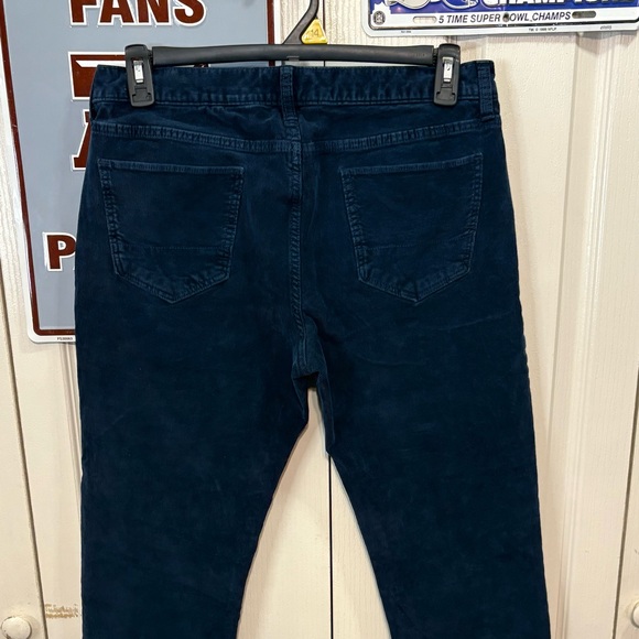 Banana Republic Men’s Slim Fit Corduroy Jeans - Picture 4 of 8